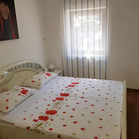 Apartments Vila Tisa Mali Losinj Exterior photo