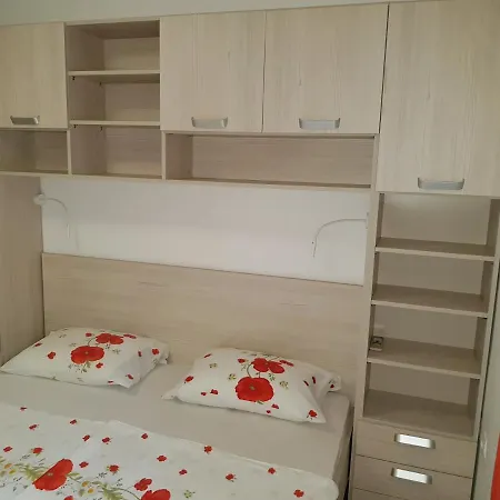 Apartments Vila Tisa Mali Losinj Exterior photo